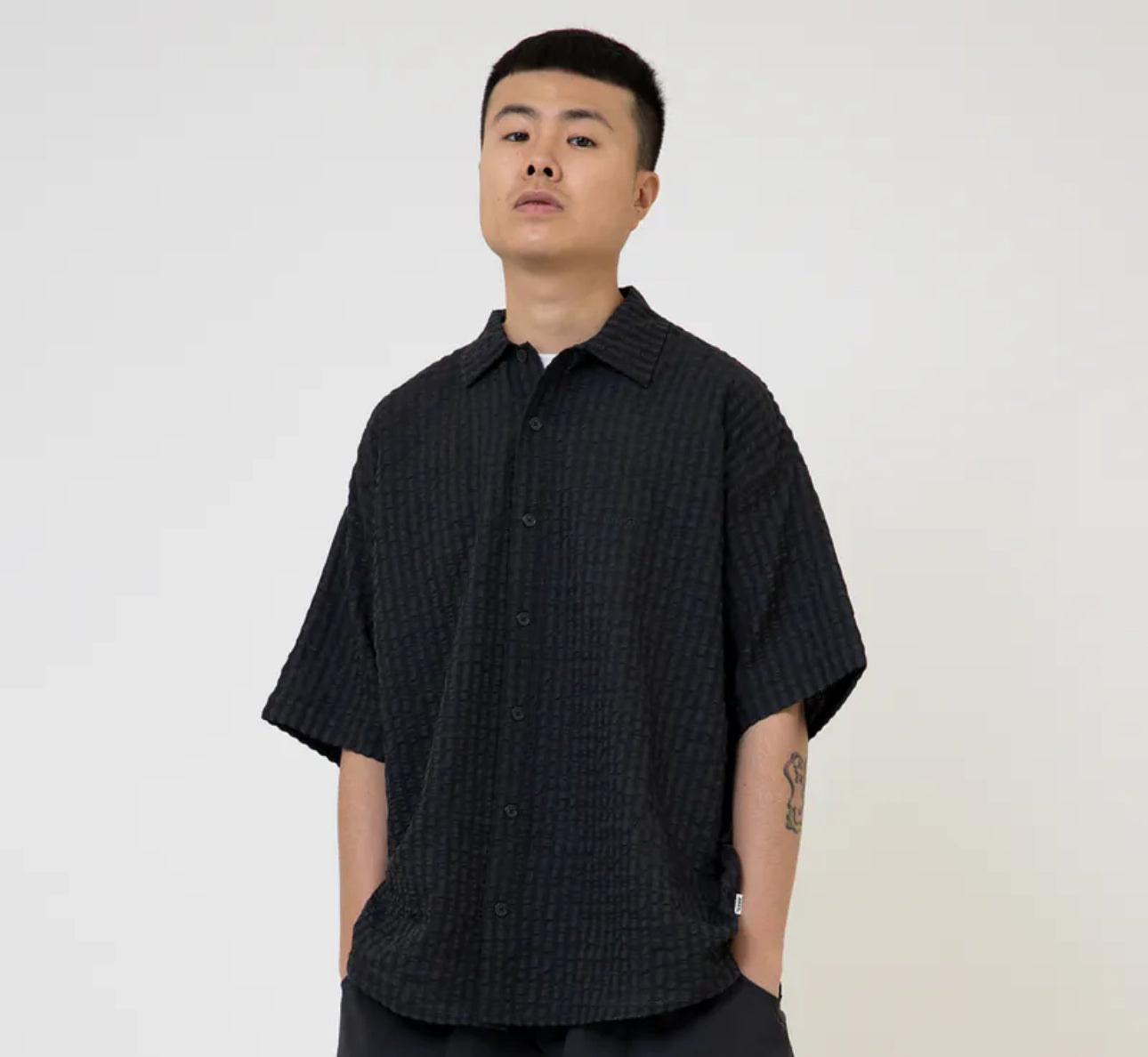 ANST 泡泡紗刺繡細格襯衫 882516