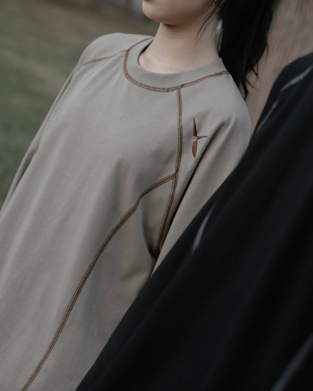 QUEST FLATLOCK STITCH LS TEE 反車線長TEE