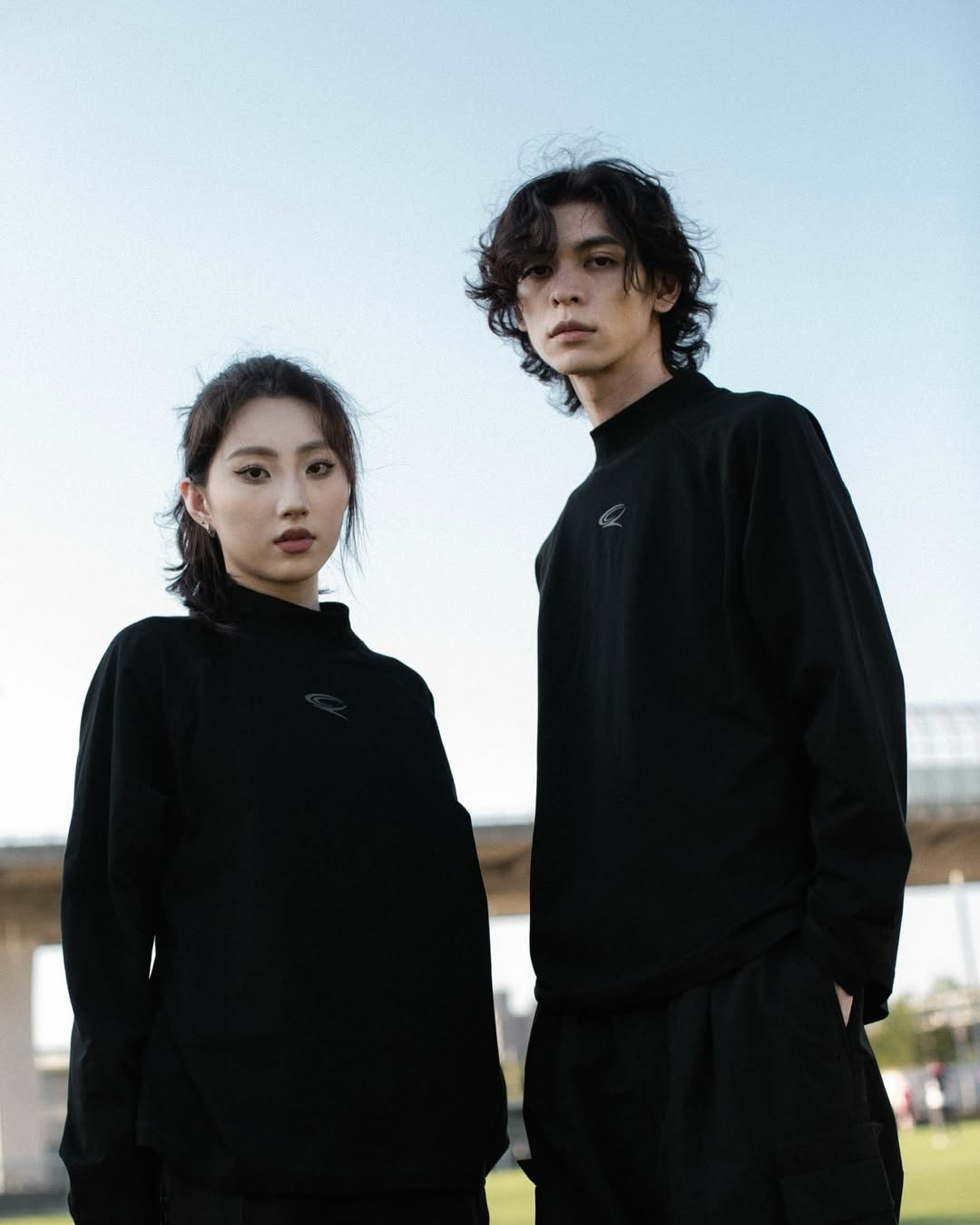 QUEST MOCK NECK LS TEE 高領長T
