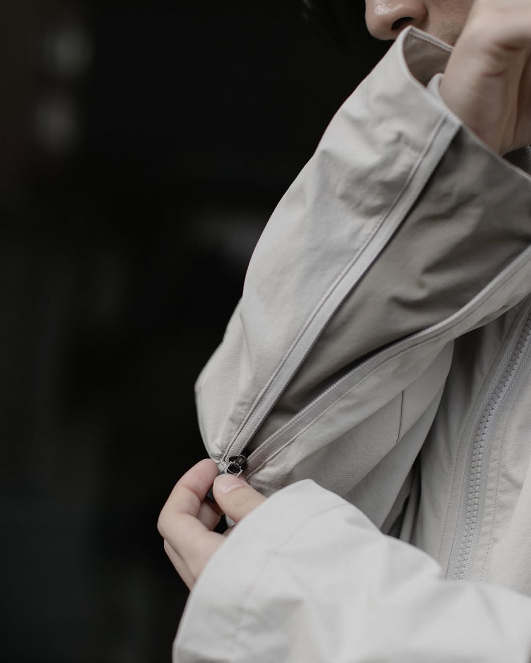 QUEST PIPING TRACK JKT 拼接抽繩機能外套