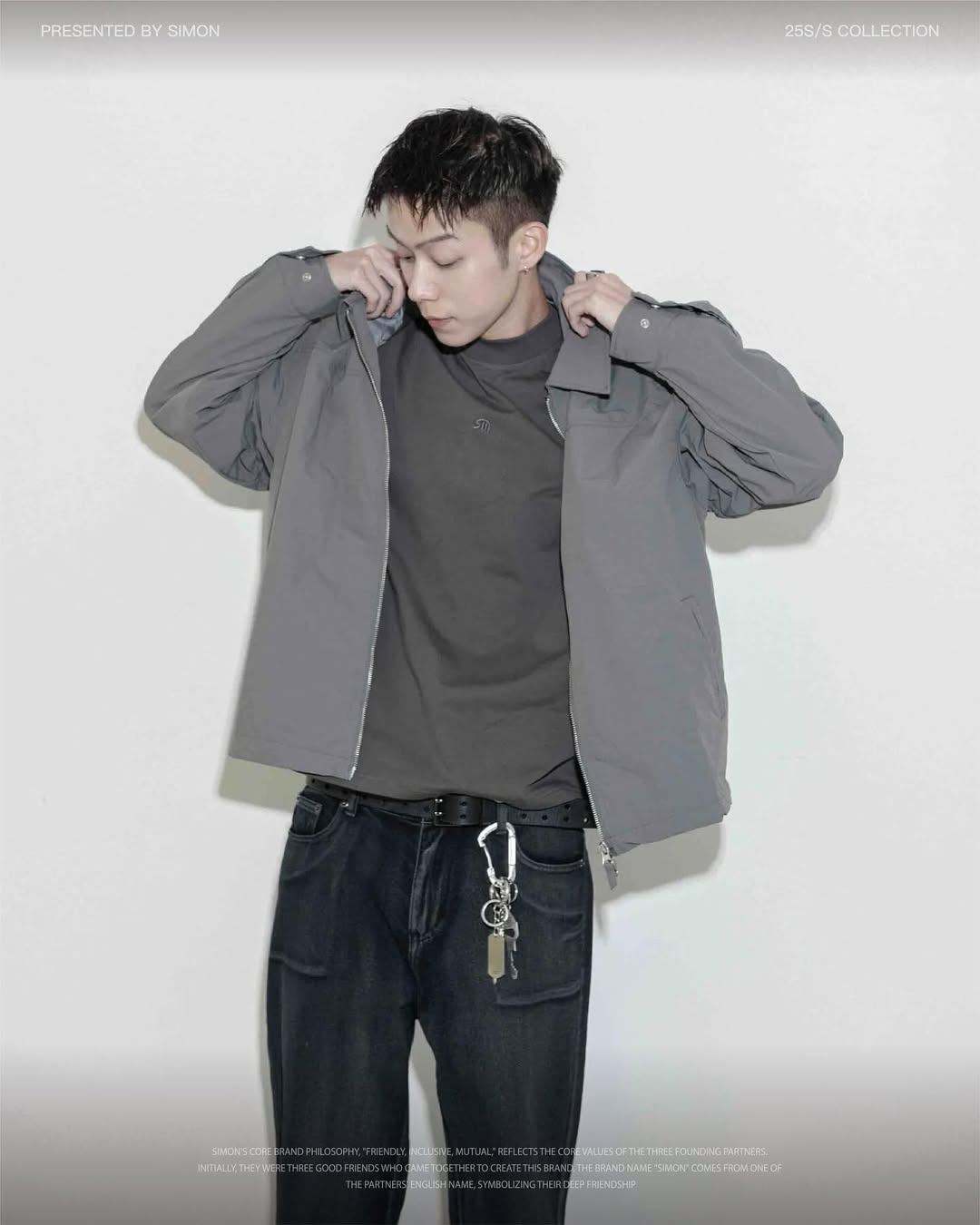 SIMON MADE TS-2429 定番 斯文敗類 小高領 刺繡 短T
