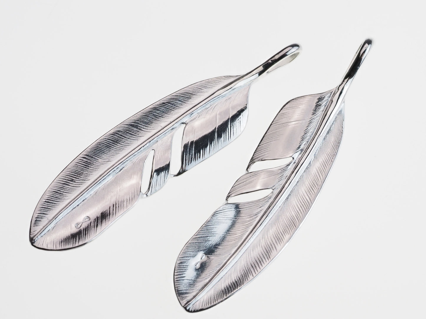 P-057 feather M (L)