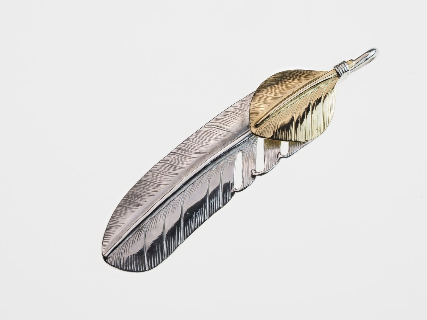 P-045 feather L (R)+K18 Heart feather