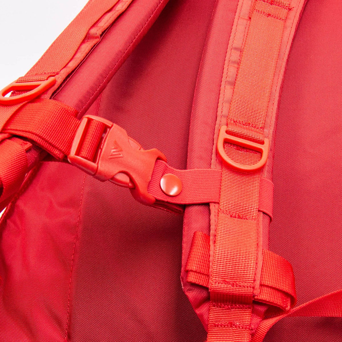 GREGORY DAY PACK ALL RED 26L