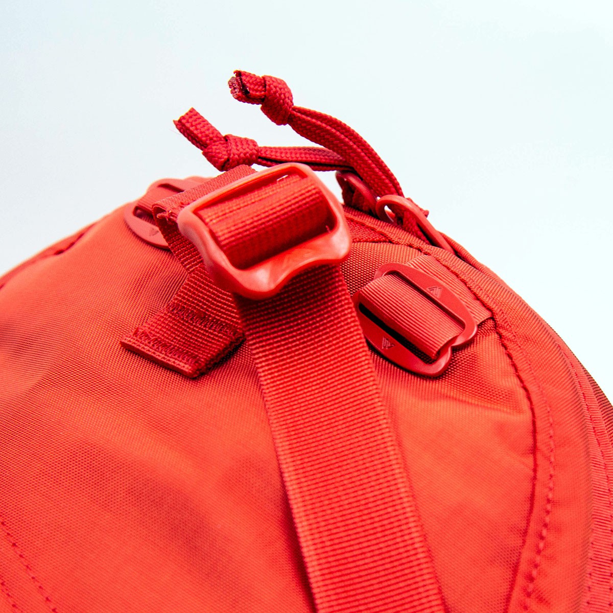 GREGORY DAY PACK ALL RED 26L