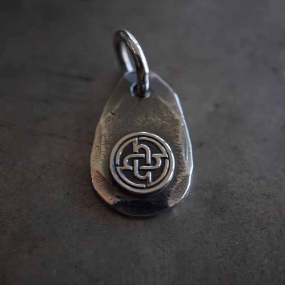 teardrop logometal