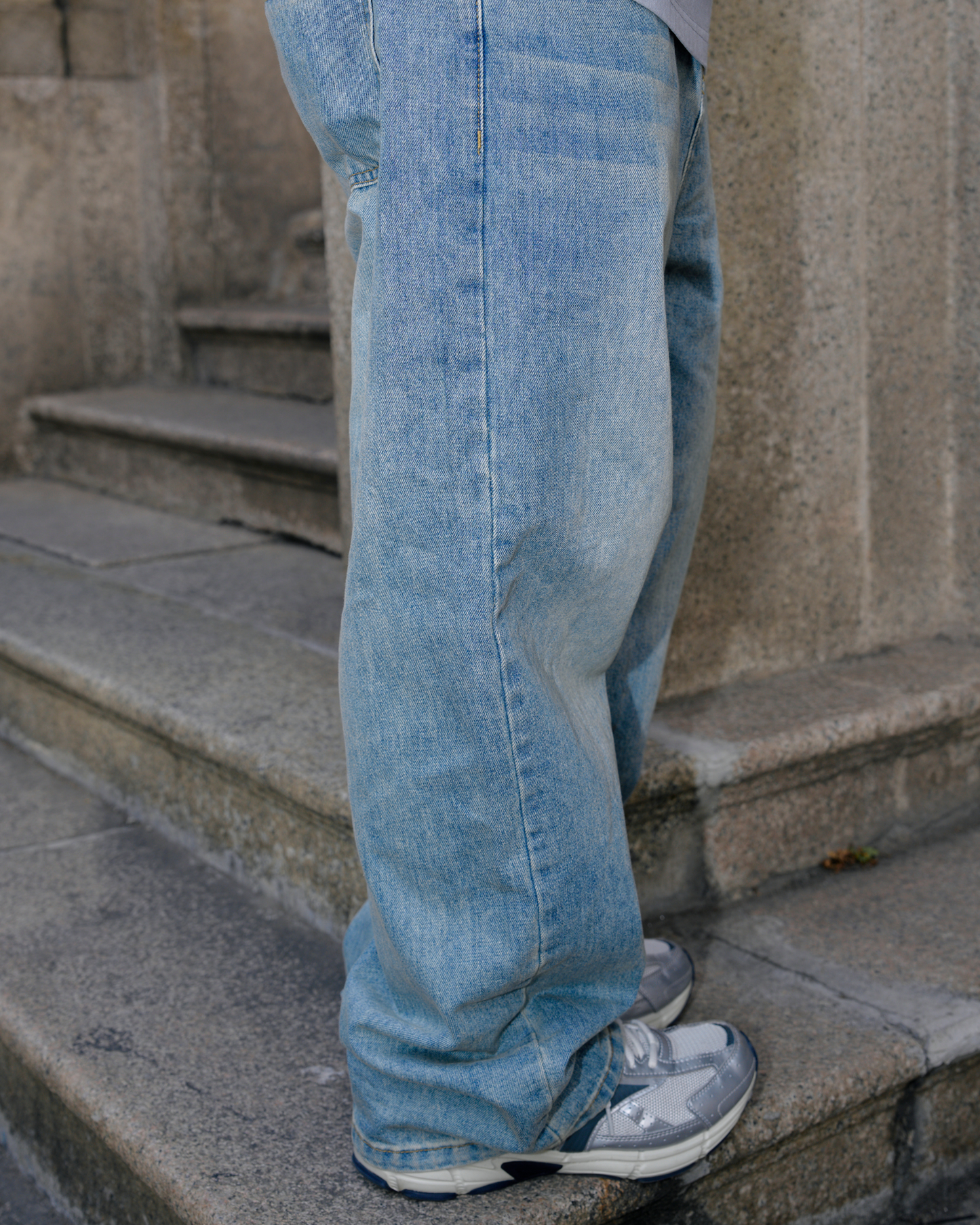 TURNOVER WIDE-LEG JEANS