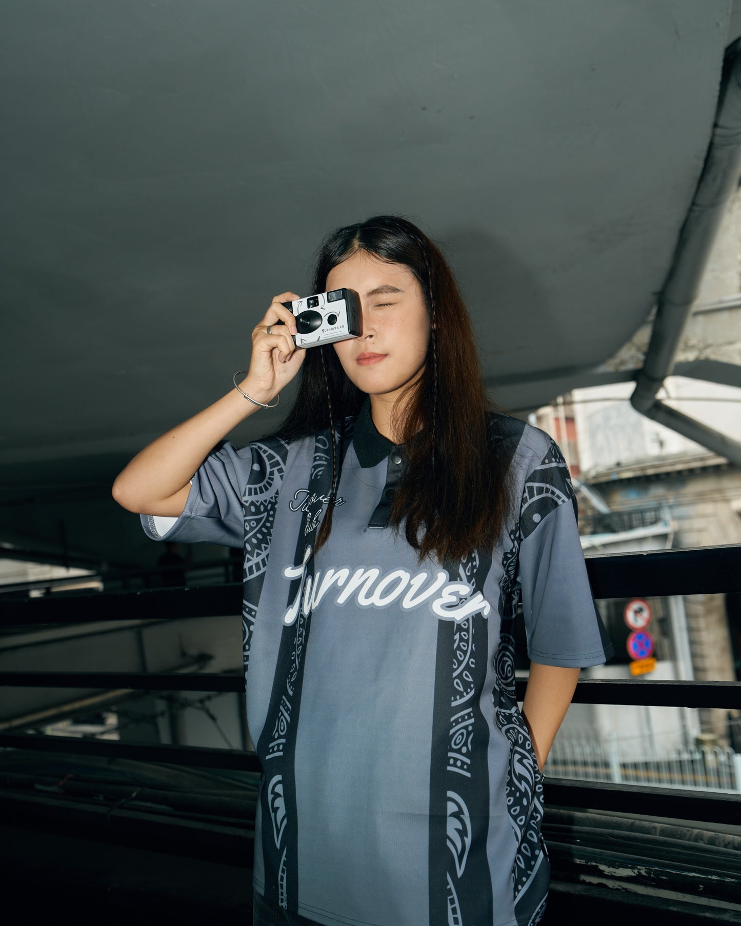 TURNOVER DISPOSABLE FILM CAMERA