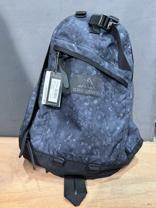 Gregory Day WILDFLOWER BLACK/WHITE 26L（現貨）