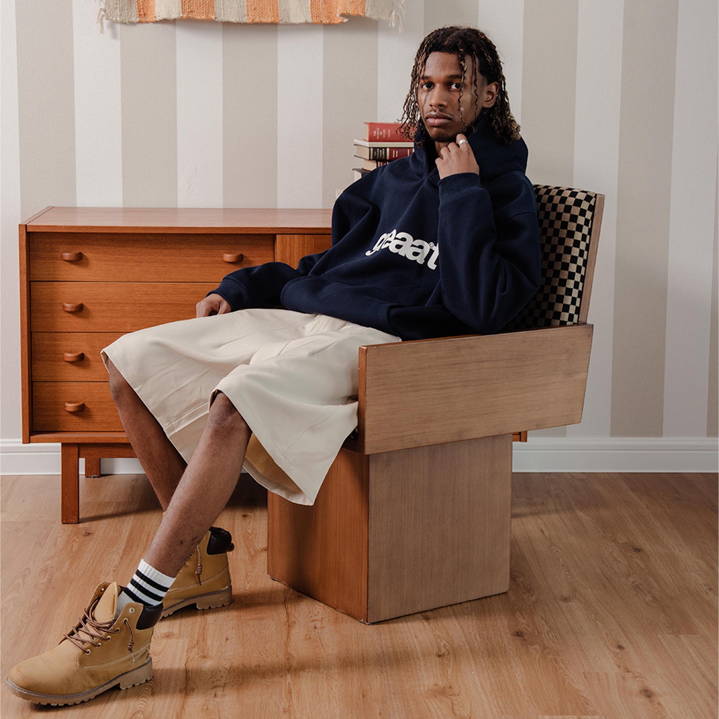 A.A Greaat Hoodie Deep Navy
Deep, modern, and naturally sharp — a classic tone that stays polished while remaining easy to pair.
