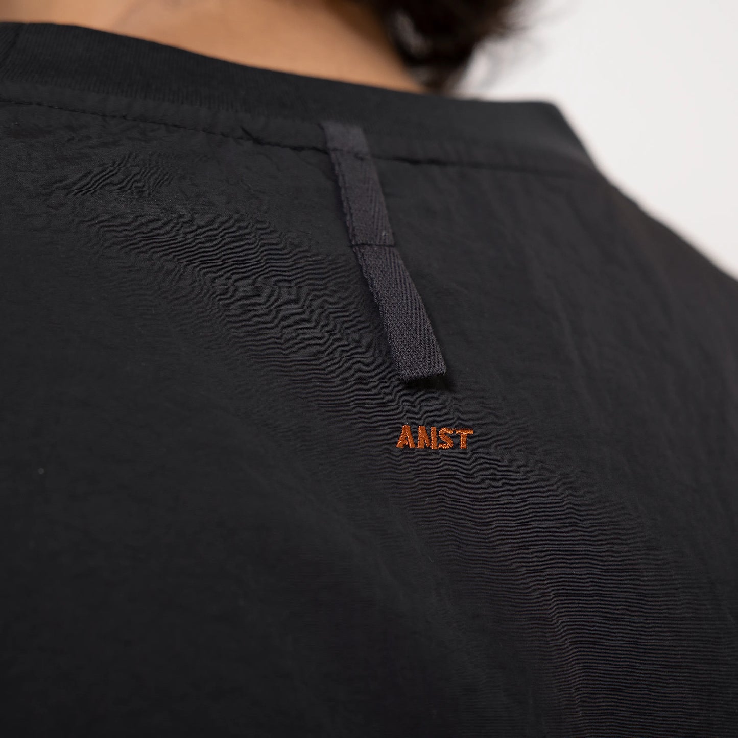 ANST LOGO刺繡層次短T