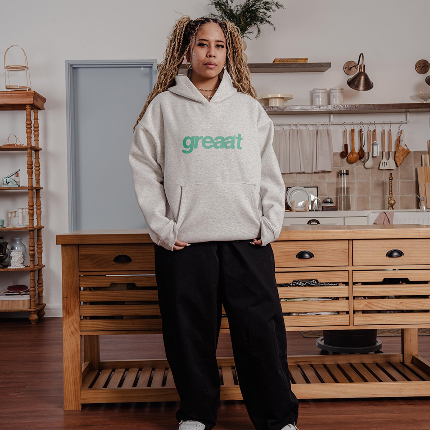 A.A Greaat Hoodie Classic Grey
Soft, balanced, and quietly refined — a go-to color that adds calm elegance to everyday styling.