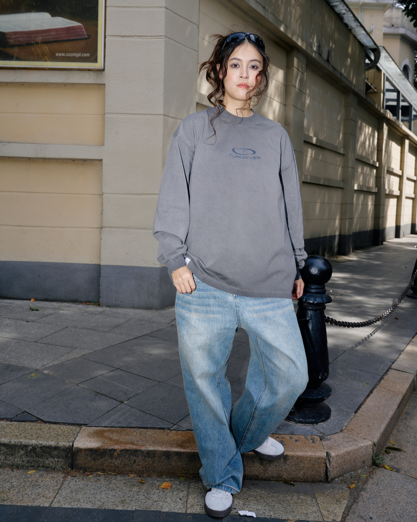 TURNOVER WIDE-LEG JEANS