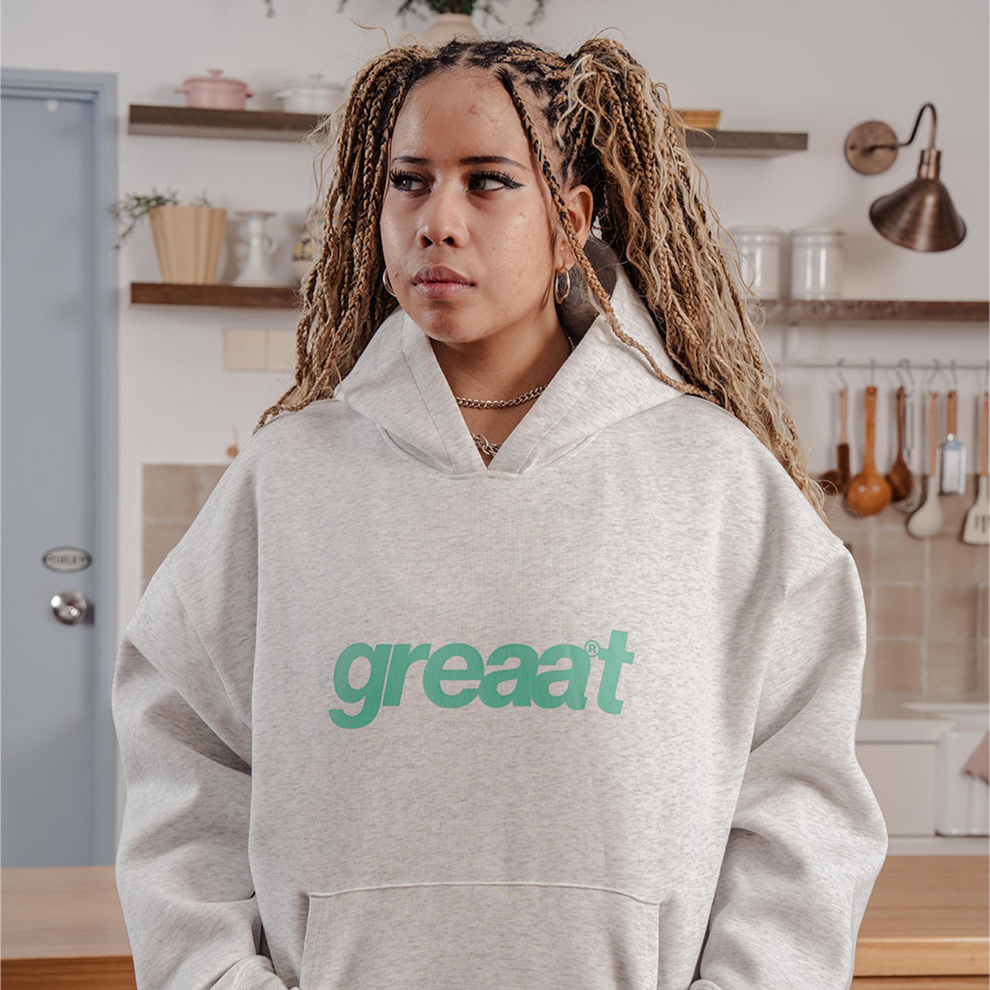 A.A Greaat Hoodie Classic Grey
Soft, balanced, and quietly refined — a go-to color that adds calm elegance to everyday styling.