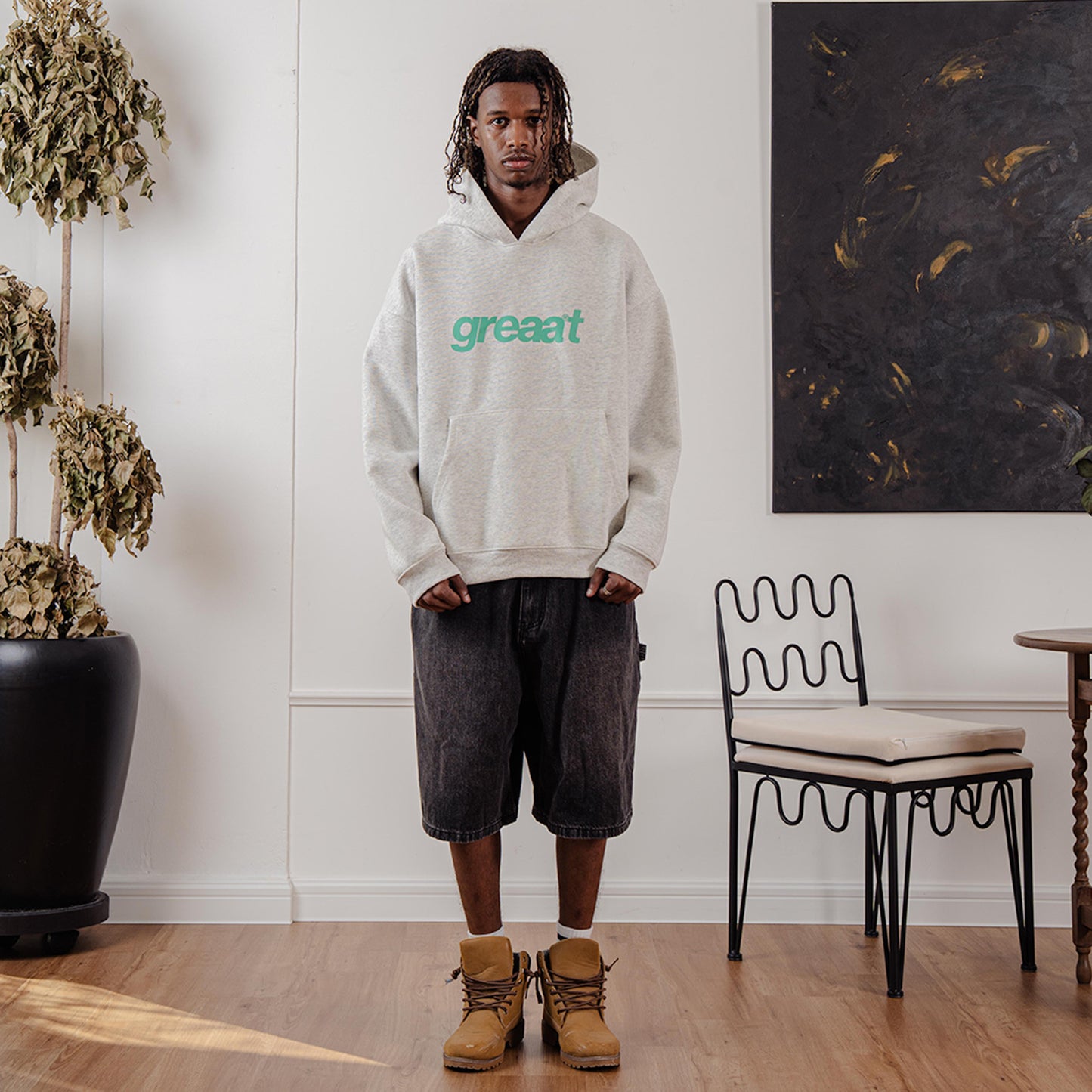A.A Greaat Hoodie Classic Grey
Soft, balanced, and quietly refined — a go-to color that adds calm elegance to everyday styling.