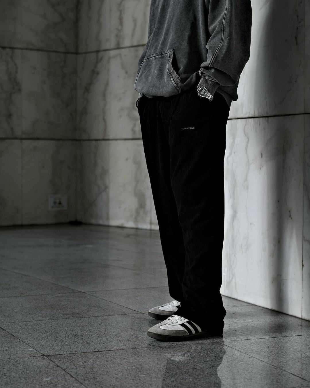 TURNOVER THIN CORDUROY PANTS
