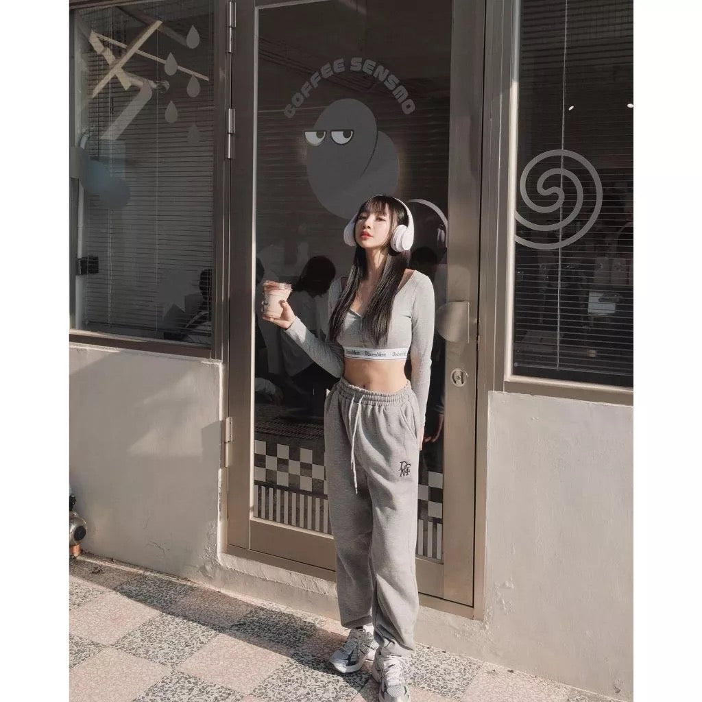 DCM 針織 有罩杯 胸墊 顯胸 V領 針織衫 針織上衣 引力帶 DCM-W22