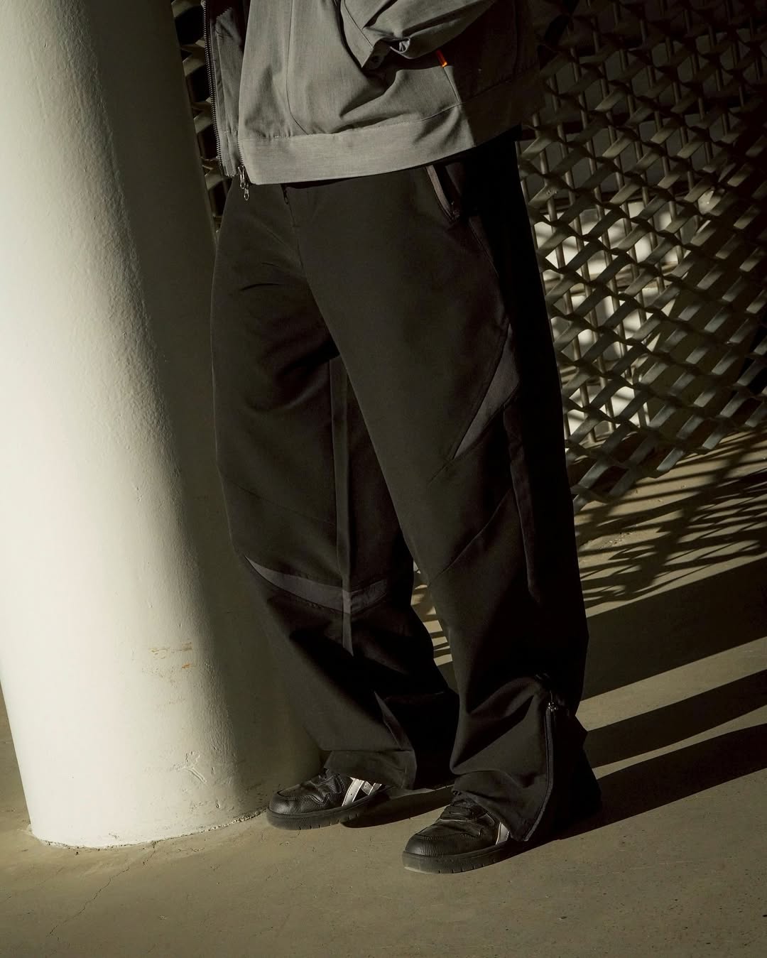 QUEST Arc Tailored Pants 弧形拼接長褲