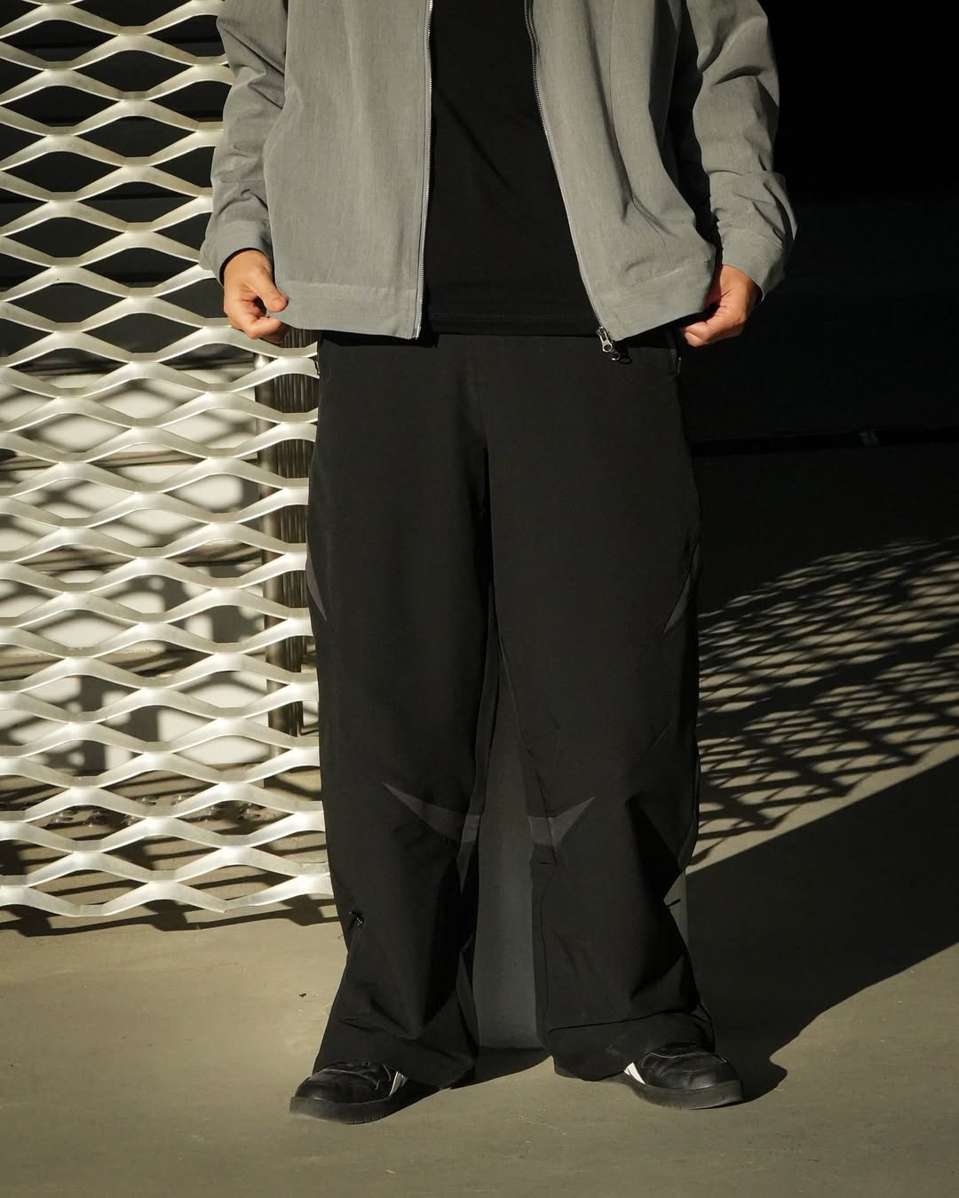 QUEST Arc Tailored Pants 弧形拼接長褲