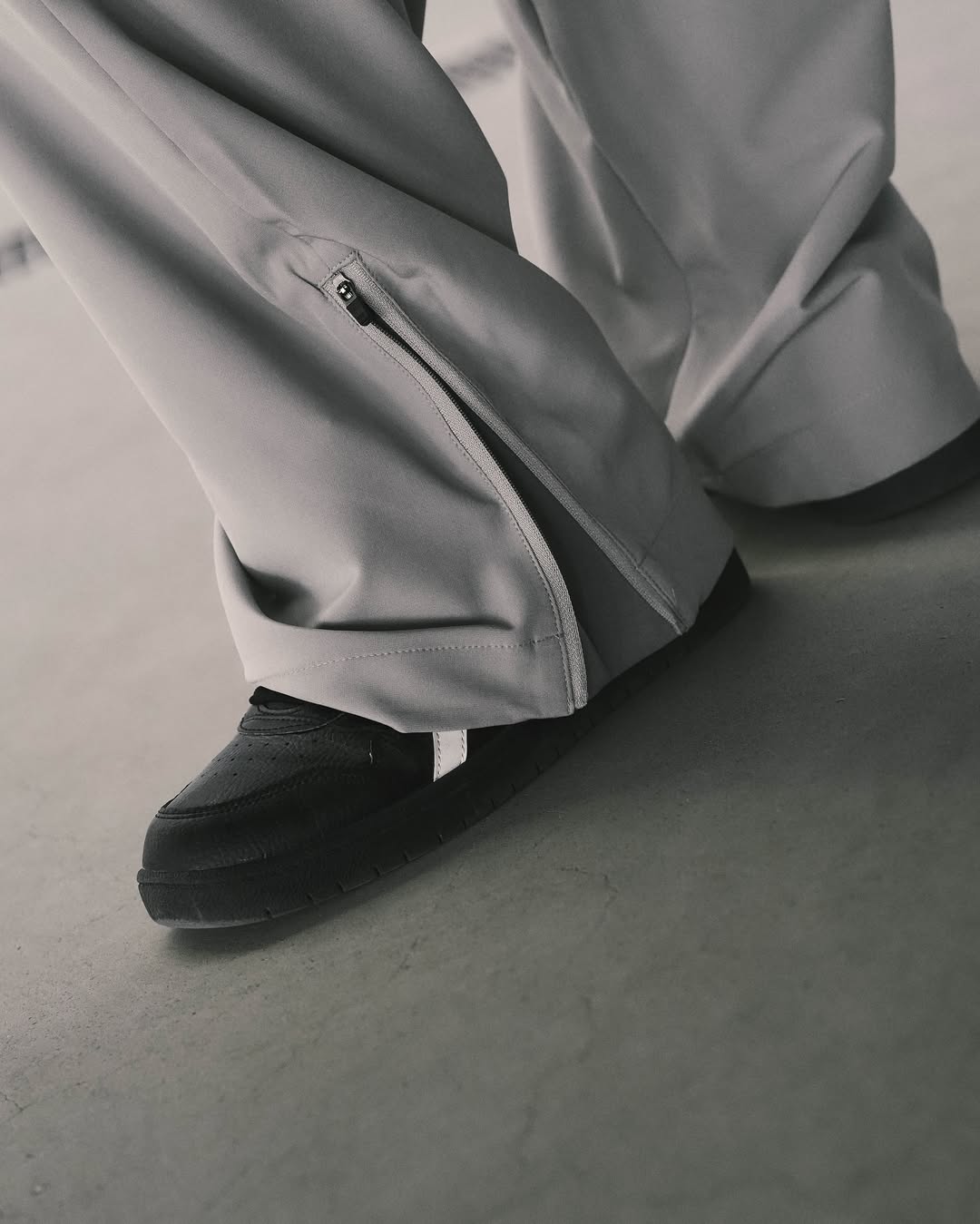 QUEST Arc Tailored Pants 弧形拼接長褲