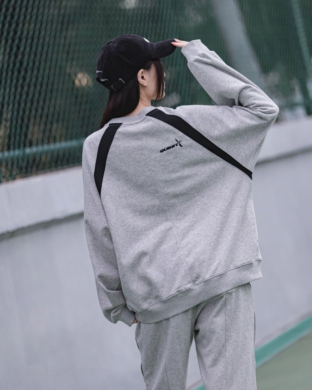 QUEST SPLICING SWEATSHIRT 拼接運動 棉大學TEE