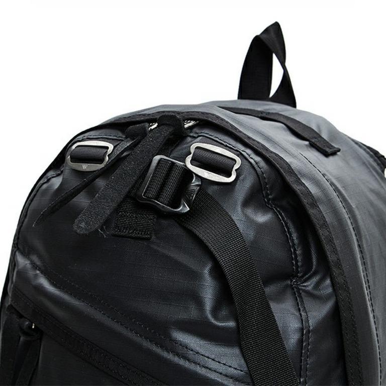 GREGORY DAY PACK COATED BLACK 26L