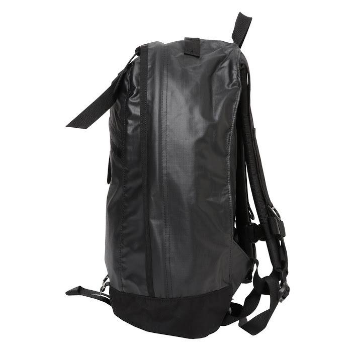 GREGORY DAY PACK COATED BLACK 26L